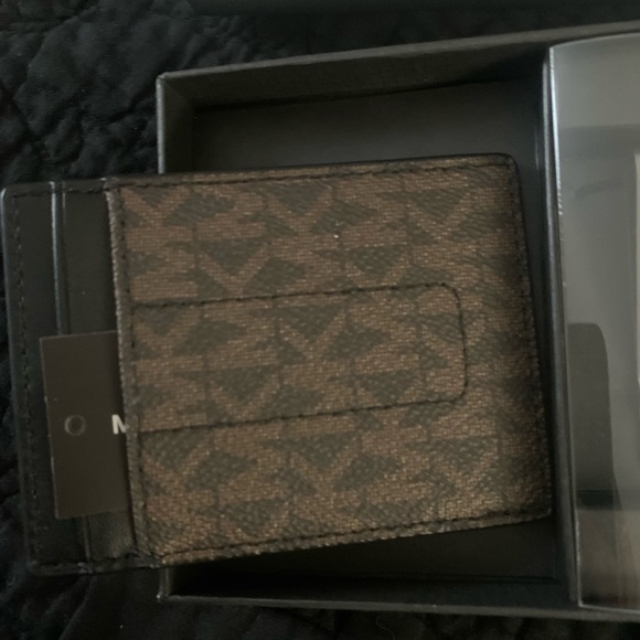 Michael Kors Brown MK Monogram Money Clip & Card Holder Set - Picture 4 of 6